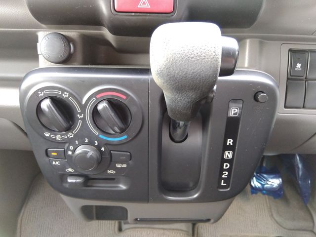 Nissan CLIPPER 2020-02 24379-13