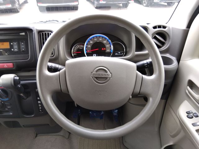 Nissan CLIPPER 2020-02 24379-17