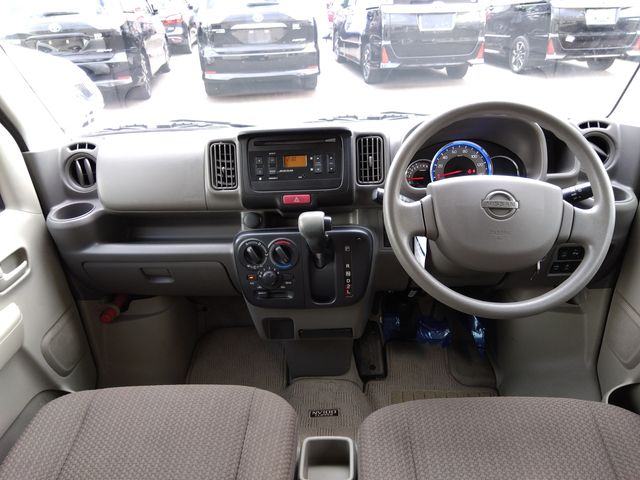 Nissan CLIPPER 2020-02 24379-2