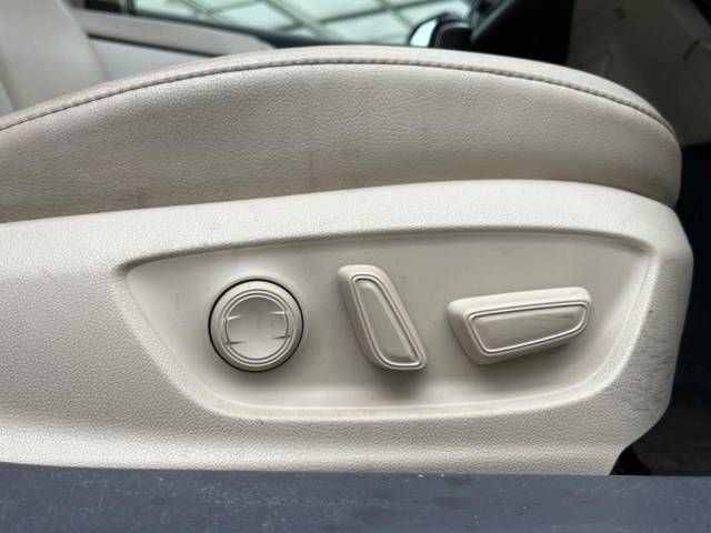 Toyota CAMRY HYBRID 2019-04 196038-6