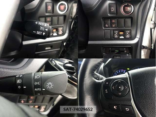 Toyota VOXY 2017-07 349102-4