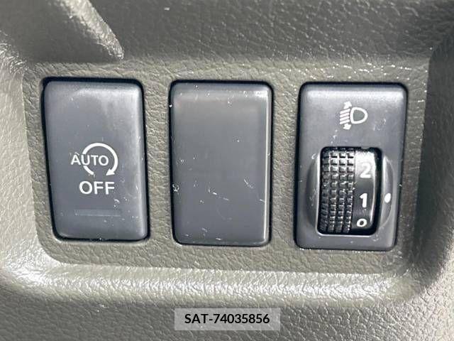 Nissan CUBE 2013-05 320704-6