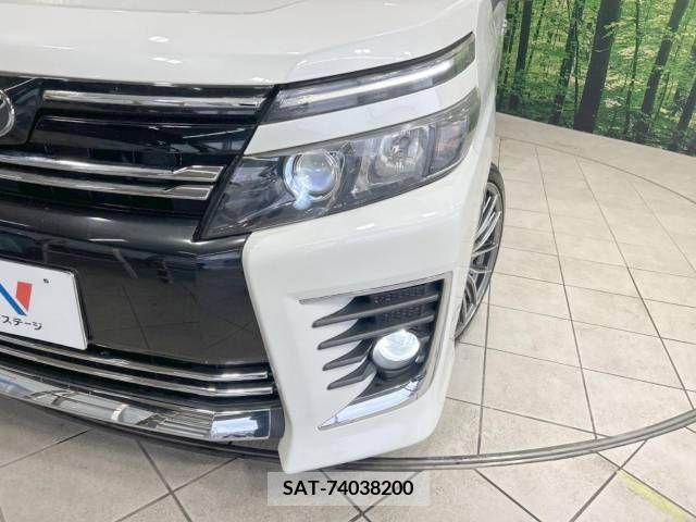 Toyota VOXY 2014-04 288985-13