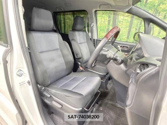 Toyota VOXY 2014-04 288985-8