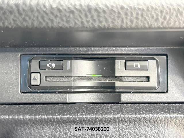 Toyota VOXY 2014-04 288985-5