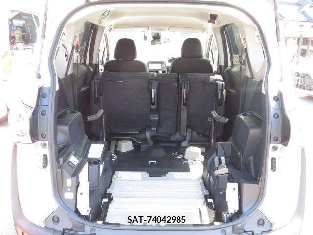 Toyota SIENTA 2019-06 346928-11