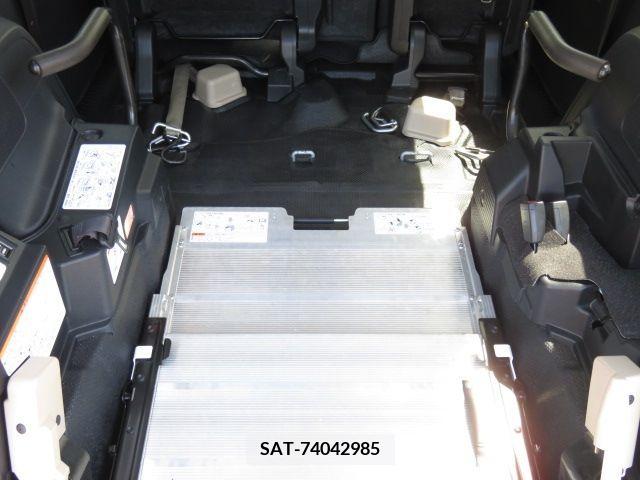 Toyota SIENTA 2019-06 346928-12