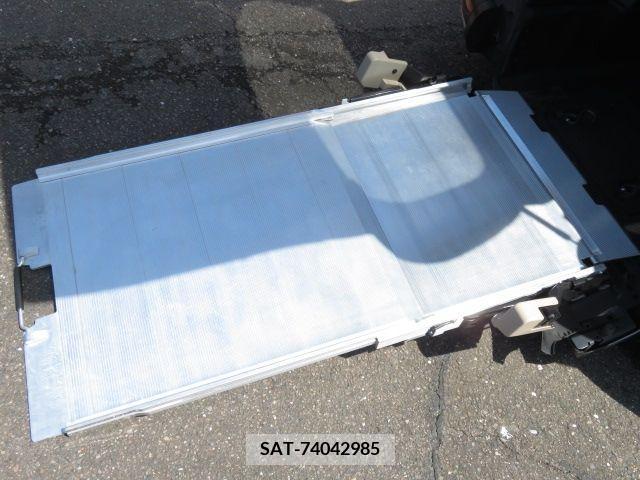 Toyota SIENTA 2019-06 346928-2