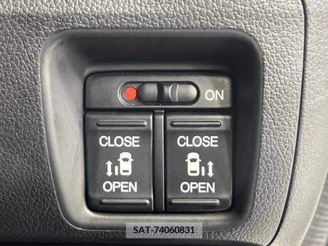 Honda N BOX CUSTOM 2017-07 330042-4