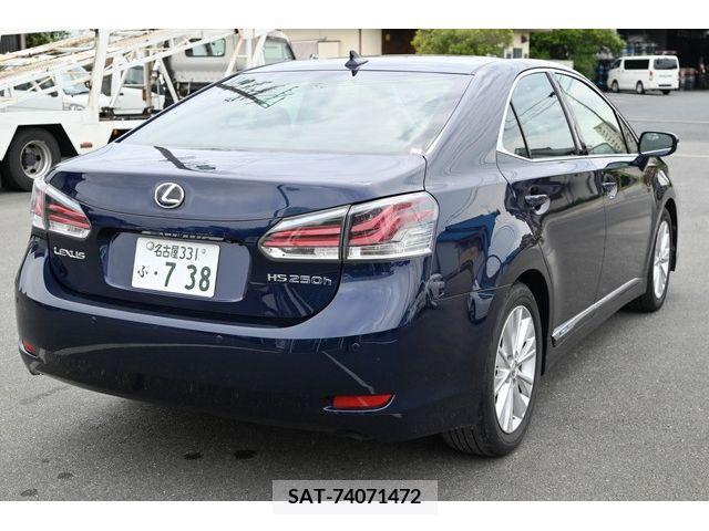 Lexus HS 2013-11 275357-4