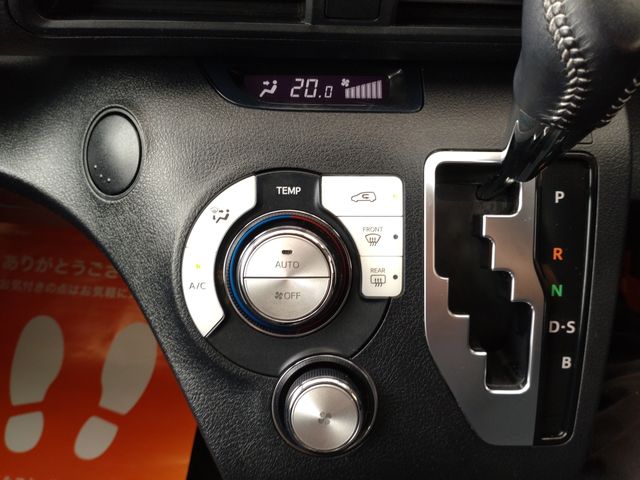 Toyota SIENTA 2016-08 27498-17