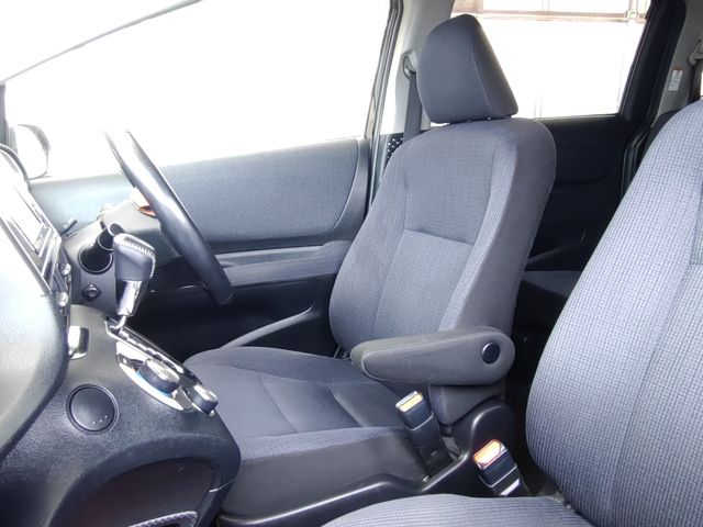 Toyota SIENTA 2016-08 27498-5