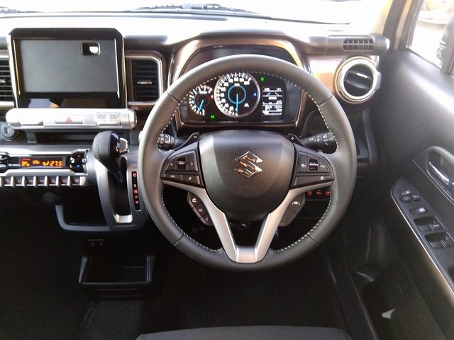 Suzuki X BEE 2022-10 188793-3