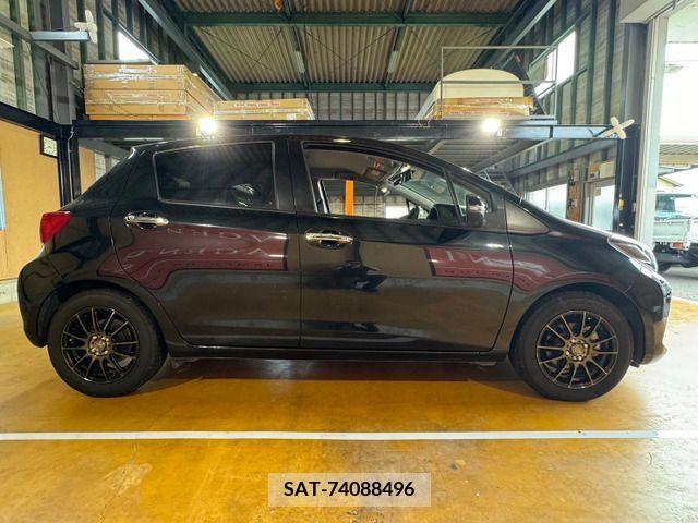 Toyota VITZ 2016-08 370168-6