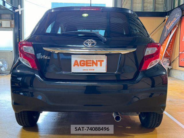Toyota VITZ 2016-08 370168-1