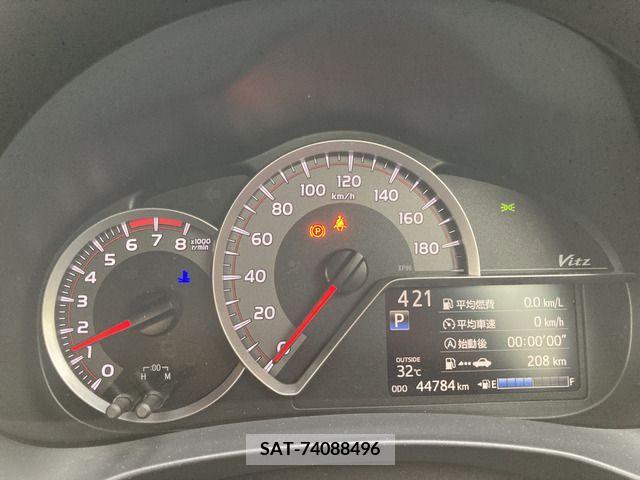 Toyota VITZ 2016-08 370168-9
