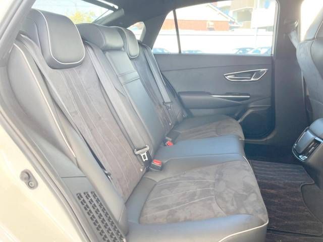 Toyota CROWN SEDAN 2019-06 182698-9