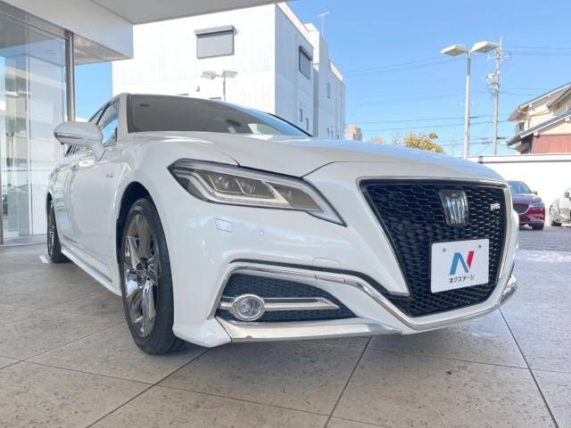 Toyota CROWN SEDAN 2019-06 182698-16