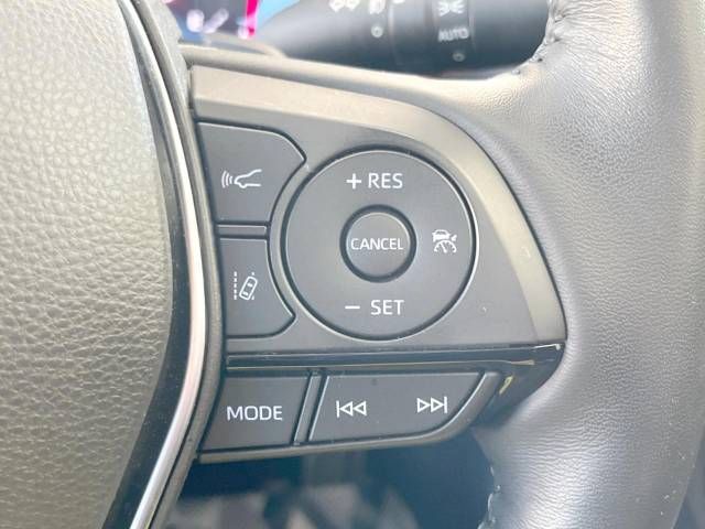 Toyota CROWN SEDAN 2019-06 182698-5