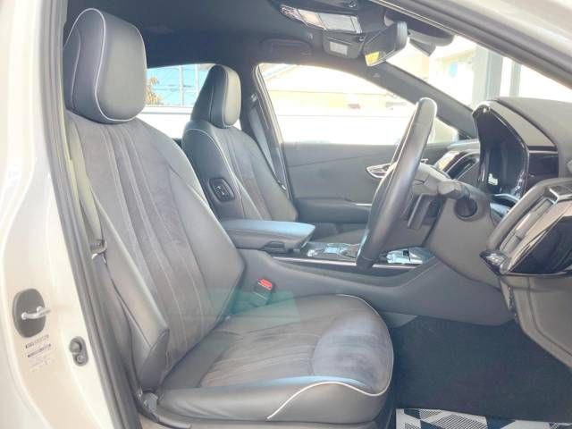 Toyota CROWN SEDAN 2019-06 182698-8