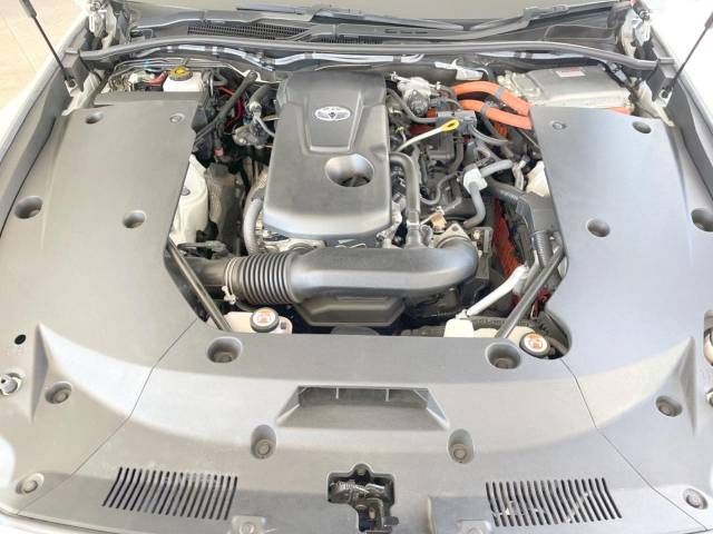 Toyota CROWN SEDAN 2019-06 182698-18