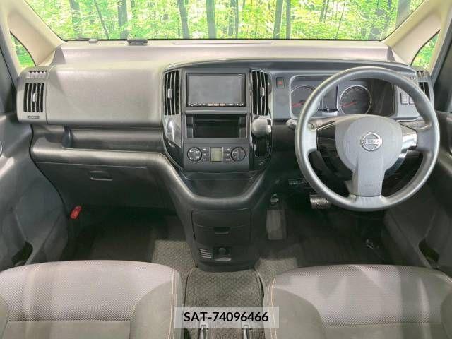 Nissan SERENA 2009-11 343195-1