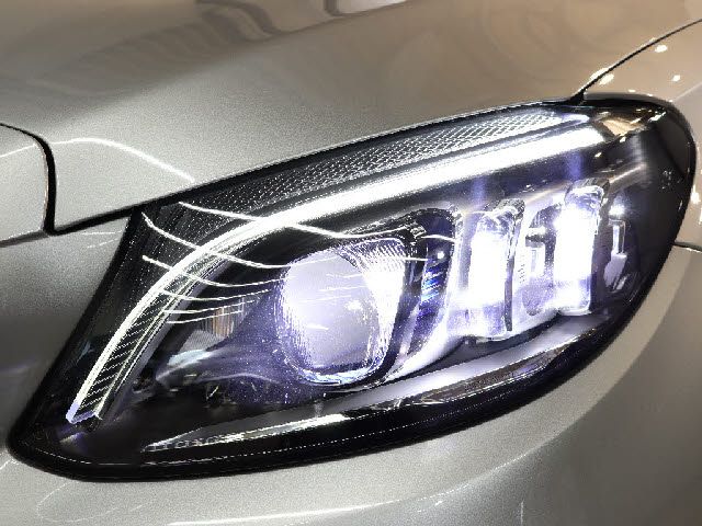 Mercedes Benz C-CLASS 2018-11 181242-19
