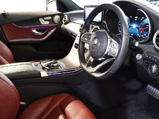 Mercedes Benz C-CLASS 2018-11 181242-11