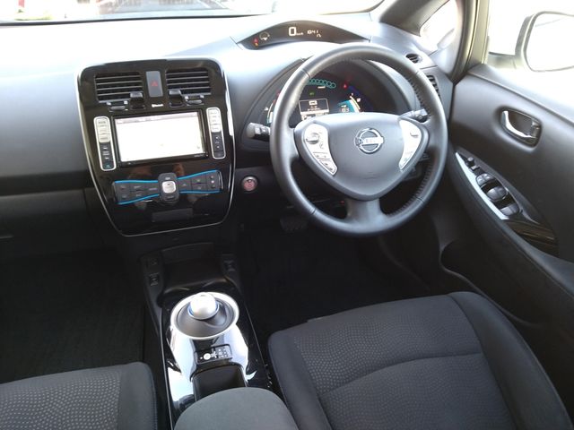 Nissan LEAF 2016-10 12722-13