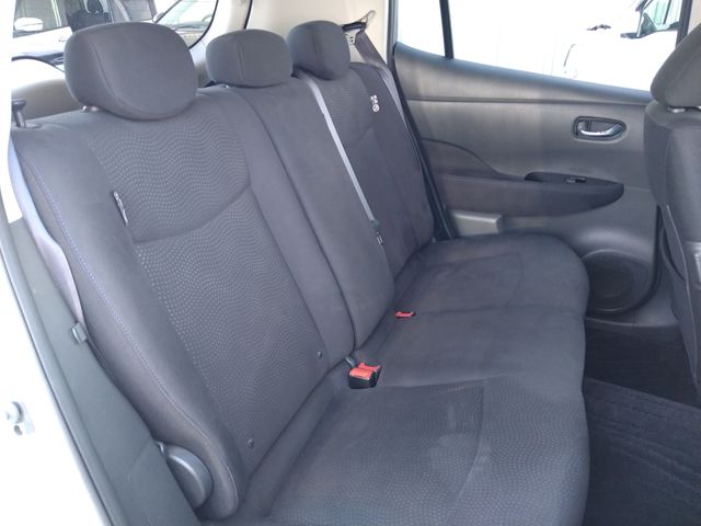 Nissan LEAF 2016-10 12722-15