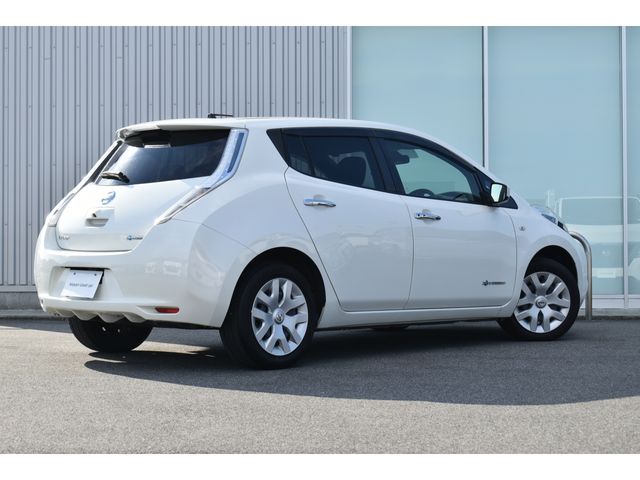 Nissan LEAF 2016-10 12722-1