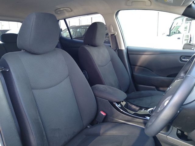 Nissan LEAF 2016-10 12722-14