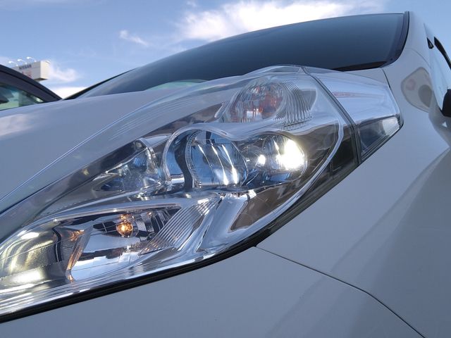 Nissan LEAF 2016-10 12722-18