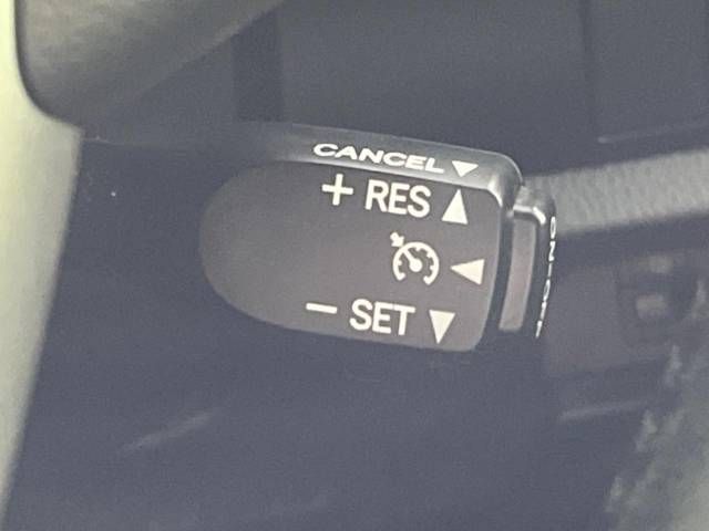 Toyota VOXY HYBRID 2018-05 19112-6