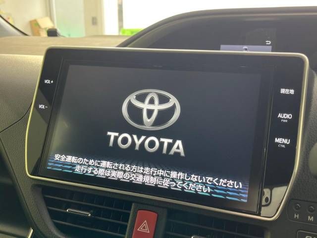 Toyota VOXY HYBRID 2018-05 19112-2