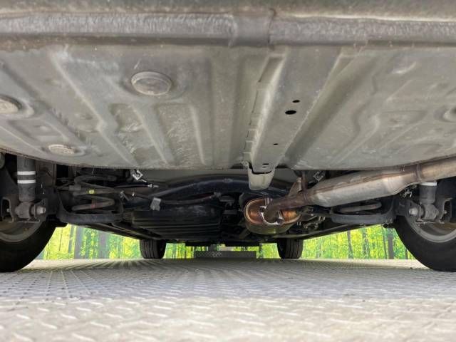 Toyota VOXY HYBRID 2018-05 19112-19
