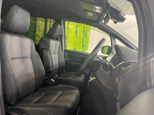Toyota VOXY HYBRID 2018-05 19112-8