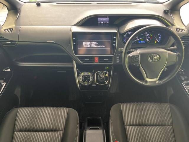 Toyota VOXY HYBRID 2018-05 19112-1