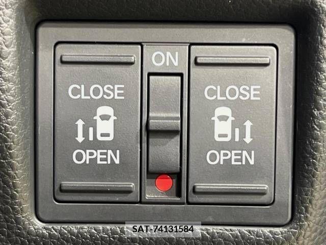 Honda N BOX CUSTOM 2019-05 211705-3