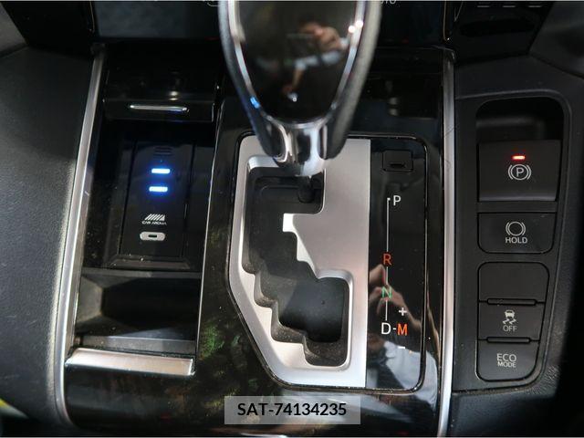 Toyota ALPHARD 2017-03 242346-11