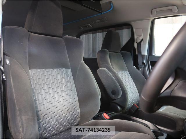 Toyota ALPHARD 2017-03 242346-24