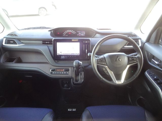 Mitsubishi DELICA D2 2021-05 187864-2