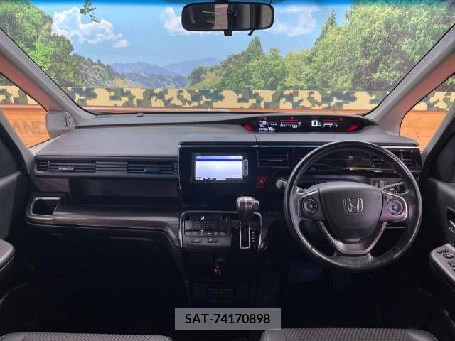 Honda e 2015-05 340498-1