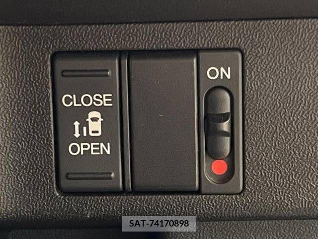 Honda e 2015-05 340498-5