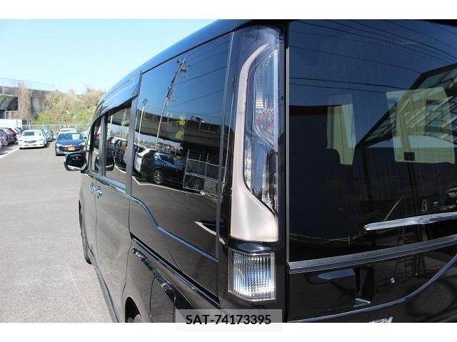 Honda e 2018-10 374068-9