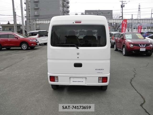 Suzuki EVERY 2023-11 232686-6