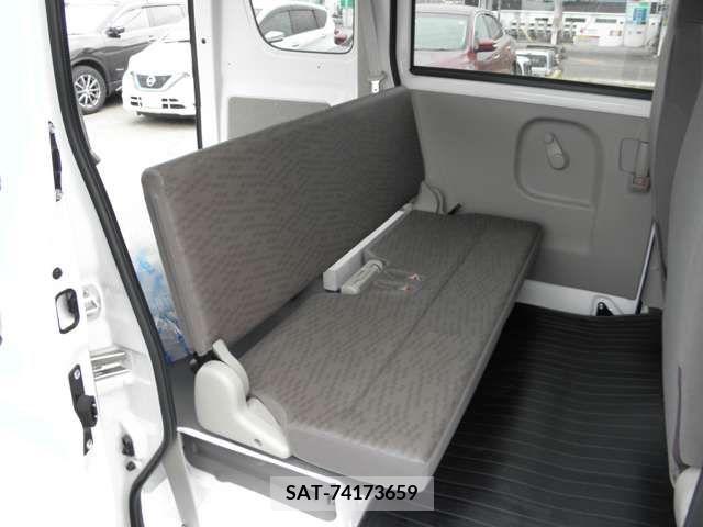 Suzuki EVERY 2023-11 232686-13