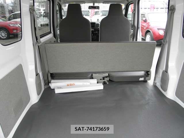 Suzuki EVERY 2023-11 232686-11