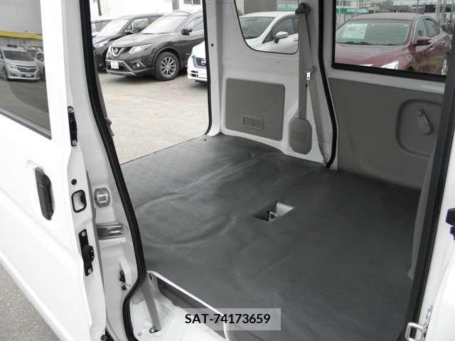 Suzuki EVERY 2023-11 232686-10