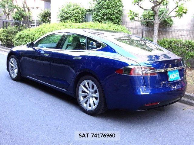 Tesla MODEL S 2019-06 287621-2